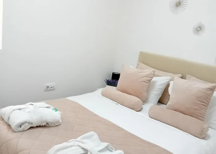 Apartman,, Nina ,,