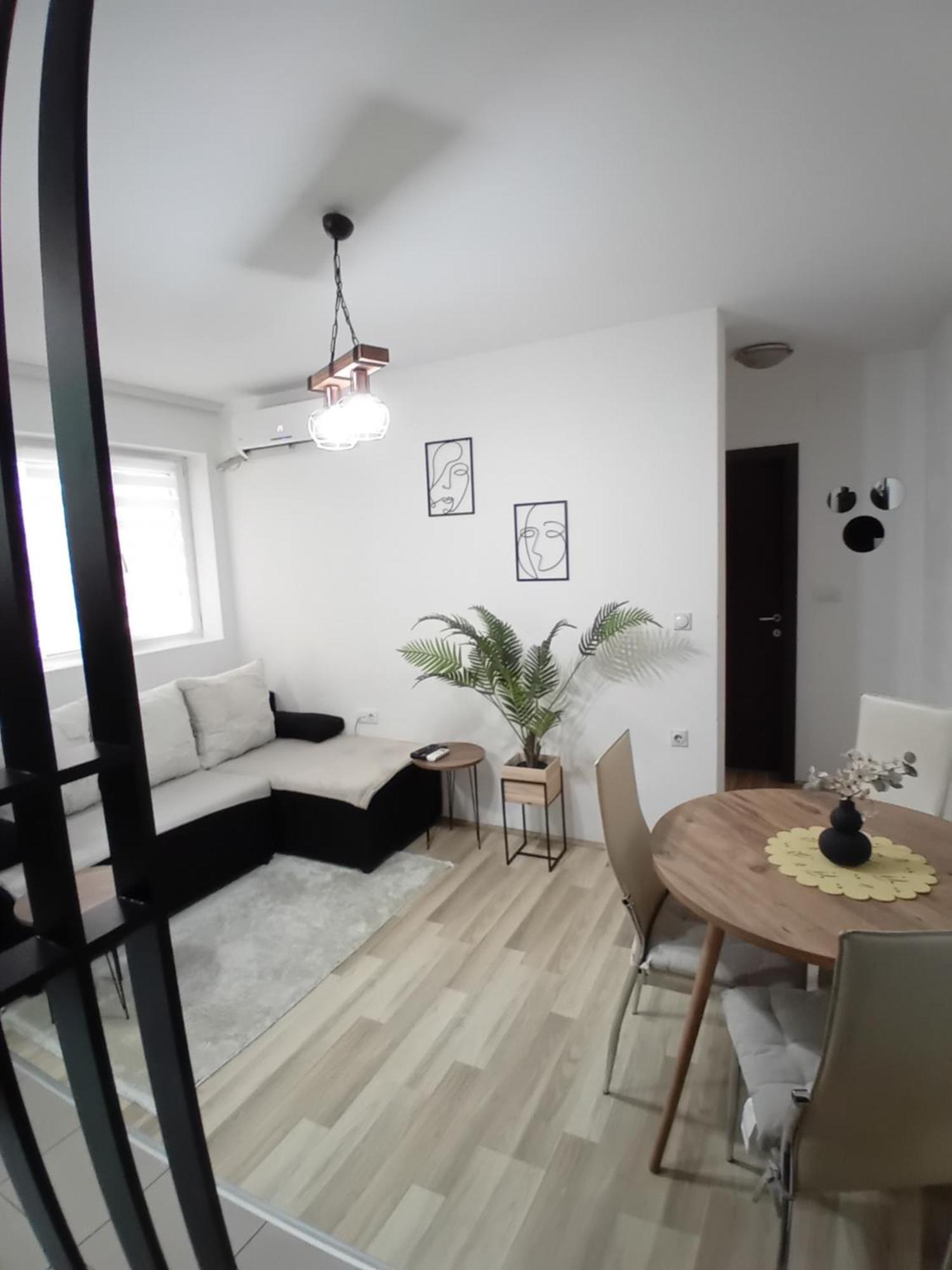 Apartman,, Nina ,, Jagodina